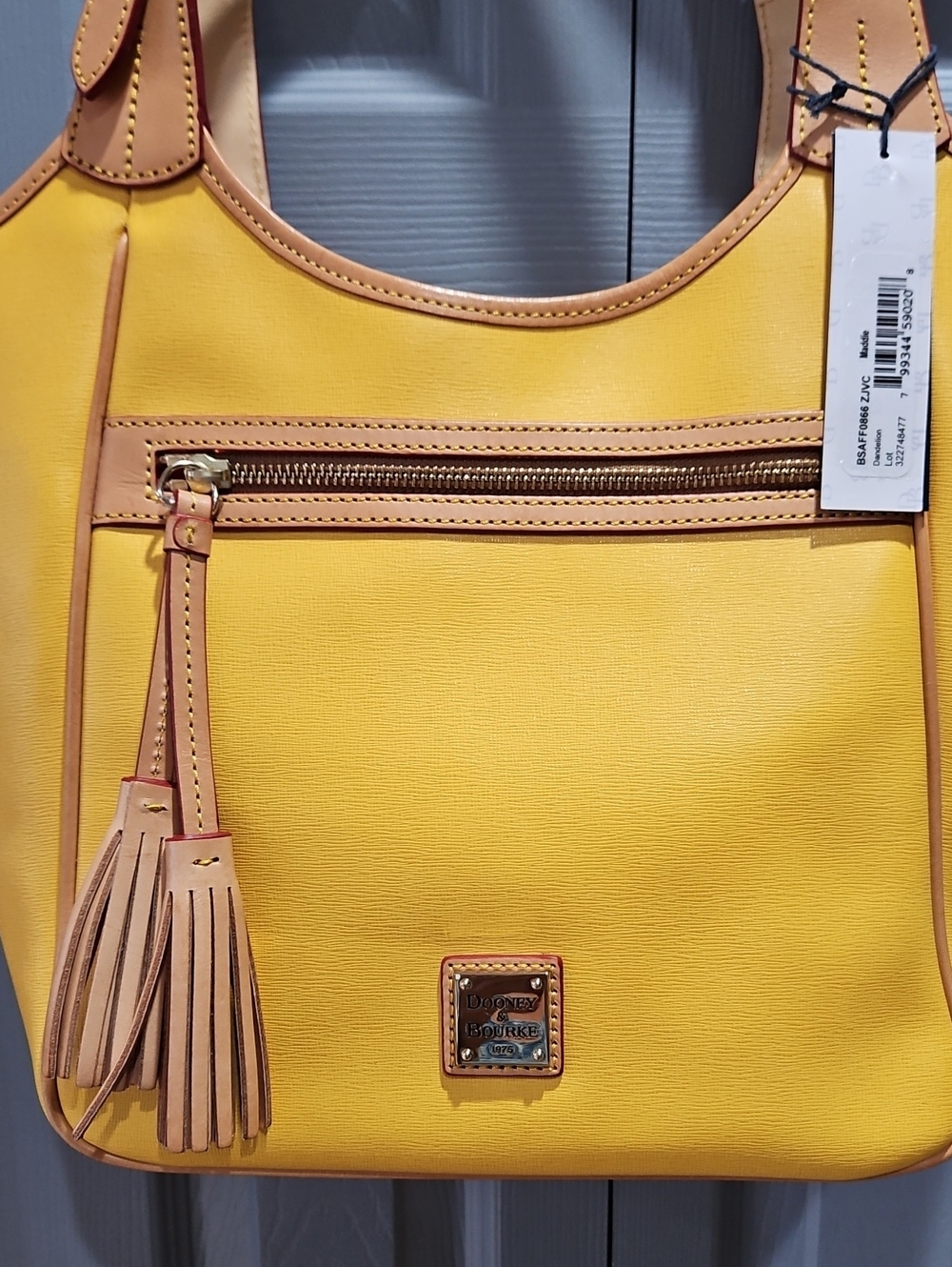 โจ๏ธ Dooney & Bourke 'Maddie' Saffiano Leather Dandelion Hobo Bag - Picture 4 of 16